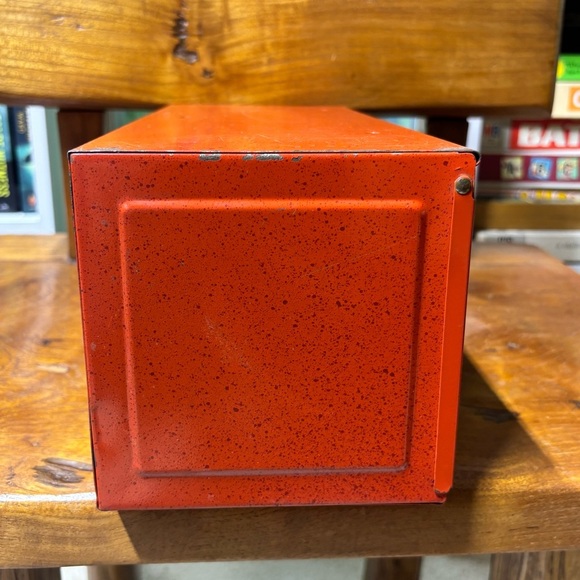 Awesome vintage 70s burnt orange cabinet mounted paper towel dispenser / holder - Picture 5 of 7